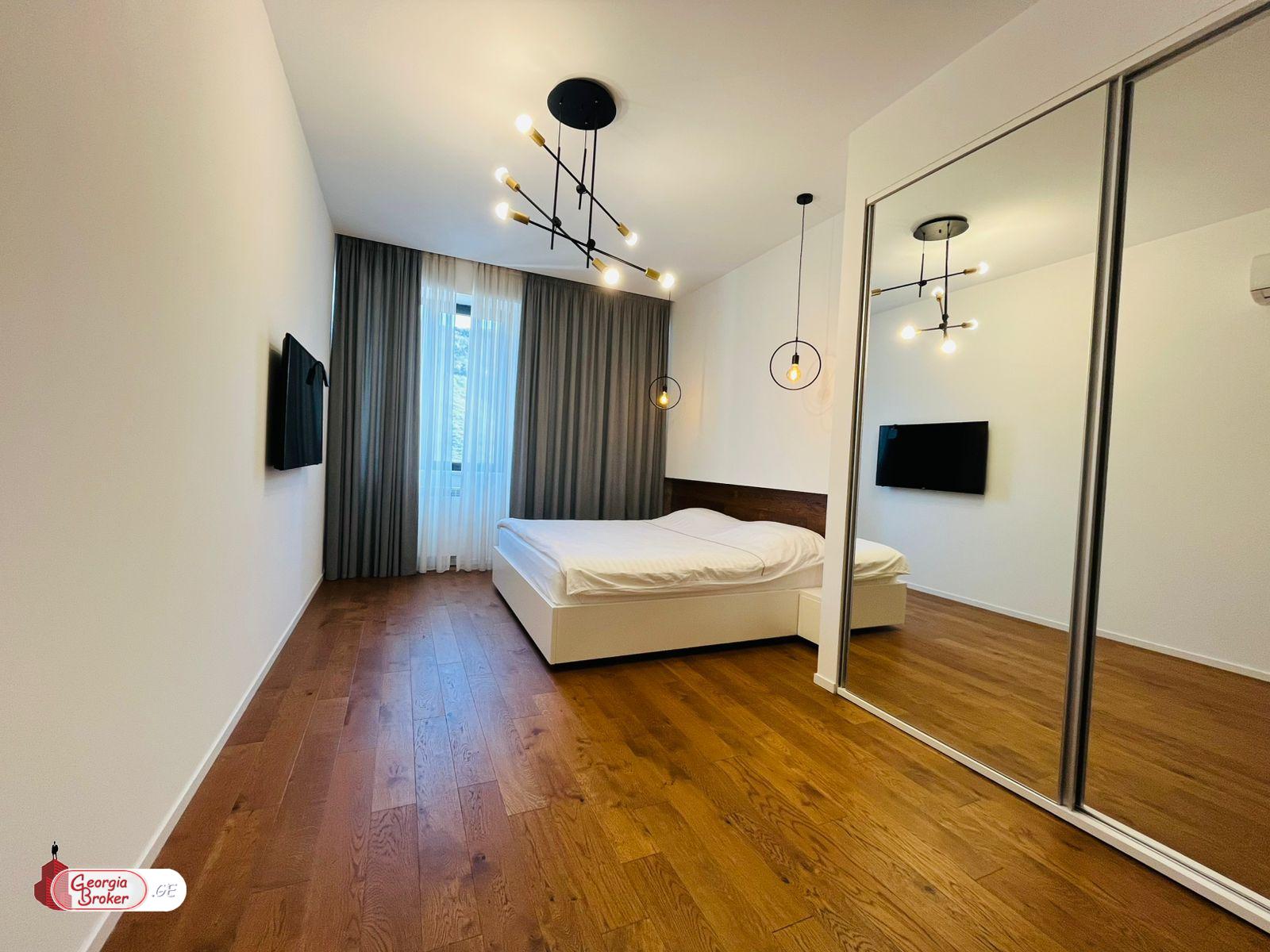 продается квартира с новым ремонтом 6-комнат